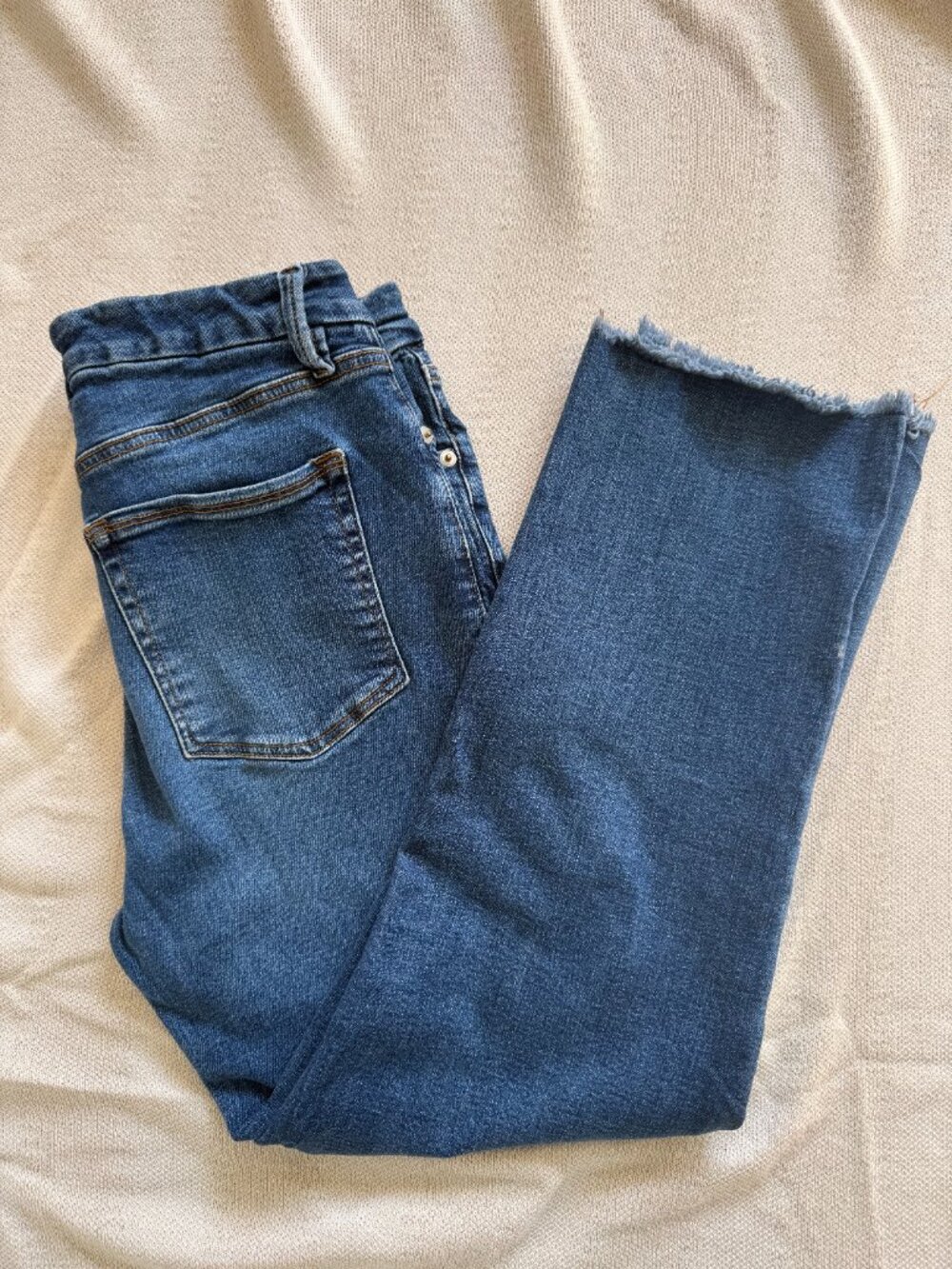 Good American Good Legs Straight Petite Raw Hem size 8/29